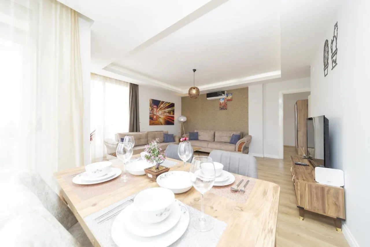 Apartment Bright Flat W Balcony 15 Min To Konyaalti Beach Antalya