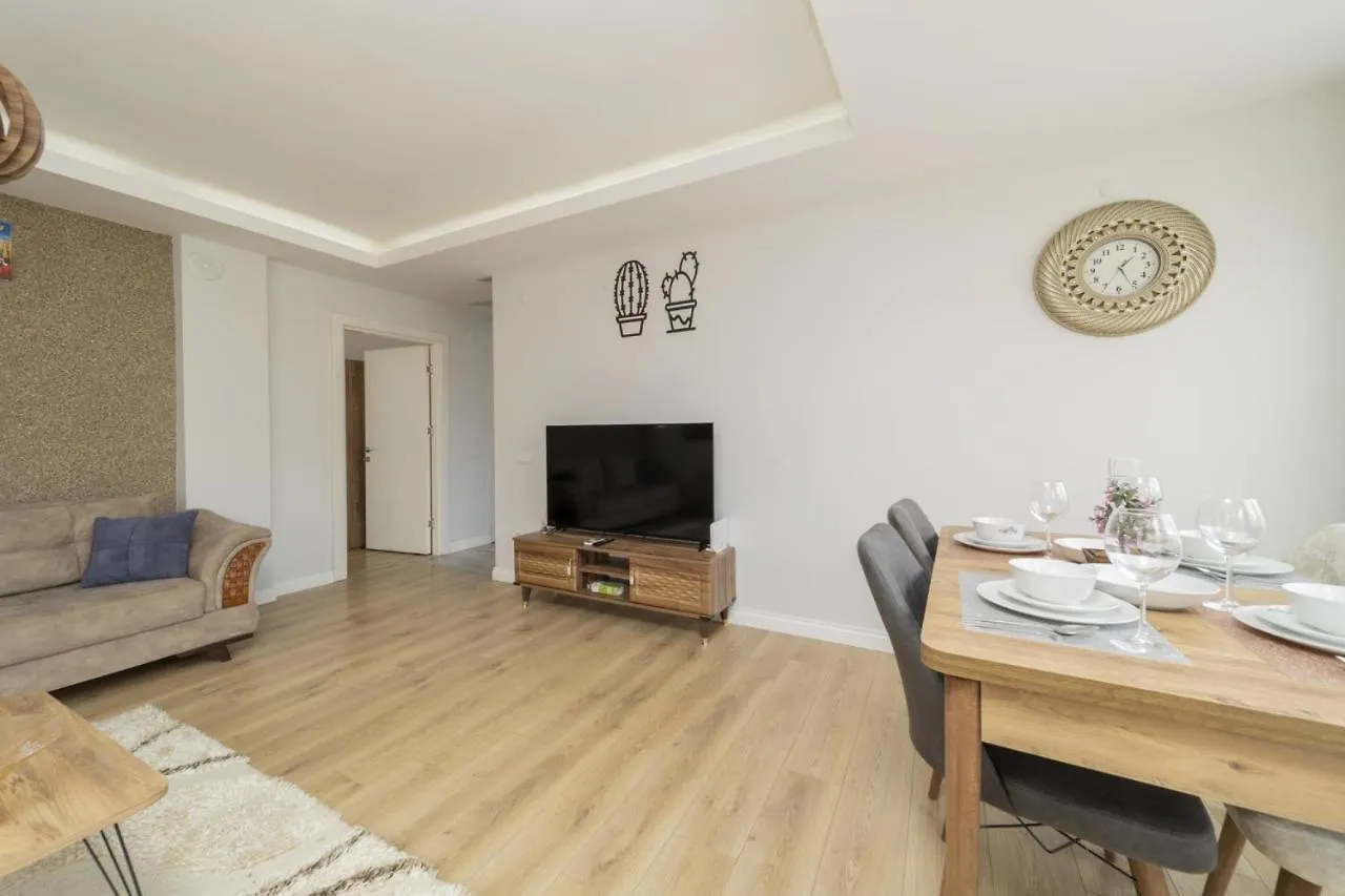Bright Flat W Balcony 15 Min To Konyaalti Beach Antalya Appartement