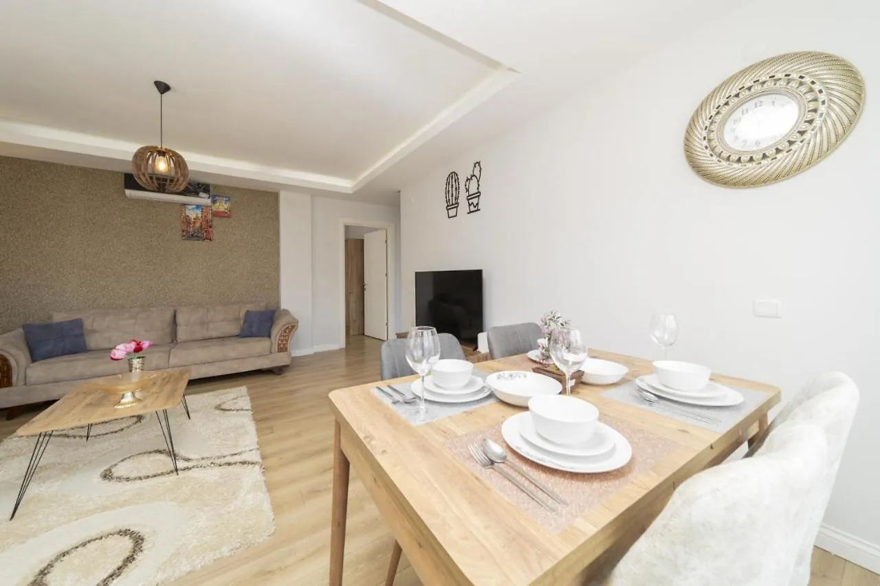Bright Flat W Balcony 15 Min To Konyaalti Beach Antalya